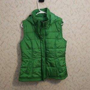New York & Company Kelly Green Puffer Vest